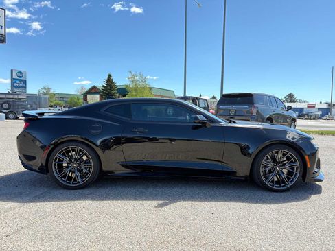 Used 2018 Chevrolet Camaro ZL1 RWD image 2