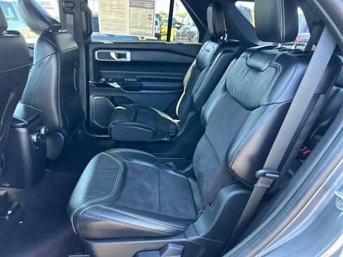 Used 2022 Ford Explorer ST image 8