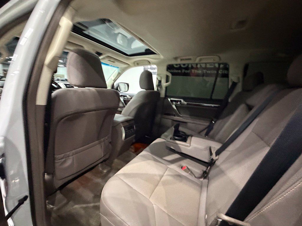 Used 2019 Lexus GX 460 Premium AWD/4WD image 23