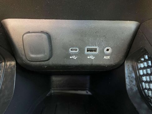 Used 2023 Chevrolet TrailBlazer LT FWD image 27