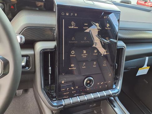 New 2026 GMC Yukon XL AT4 image 18