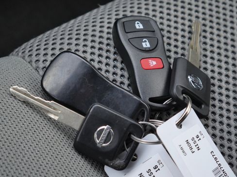 Used 2016 Nissan Frontier SV image 33