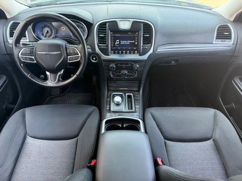 Used 2019 Chrysler 300 Touring w/ Sport Appearance Package RWD image 14