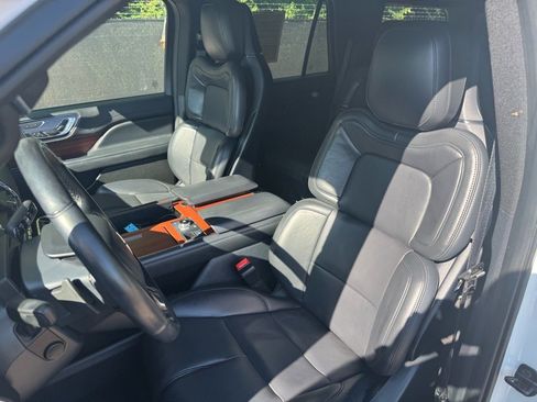Certified 2023 Lincoln Navigator Reserve image 23