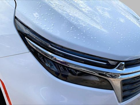 Used 2024 Chevrolet Equinox LT FWD image 27