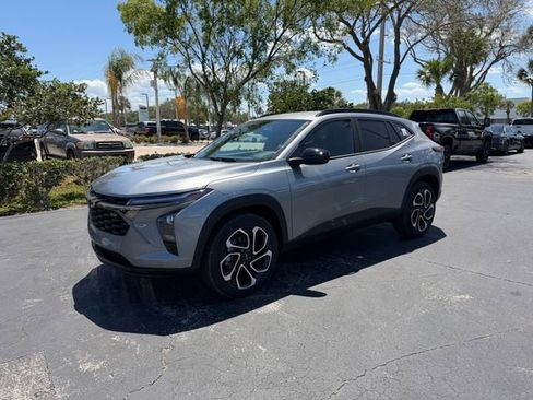 New 2026 Chevrolet Trax RS image 2