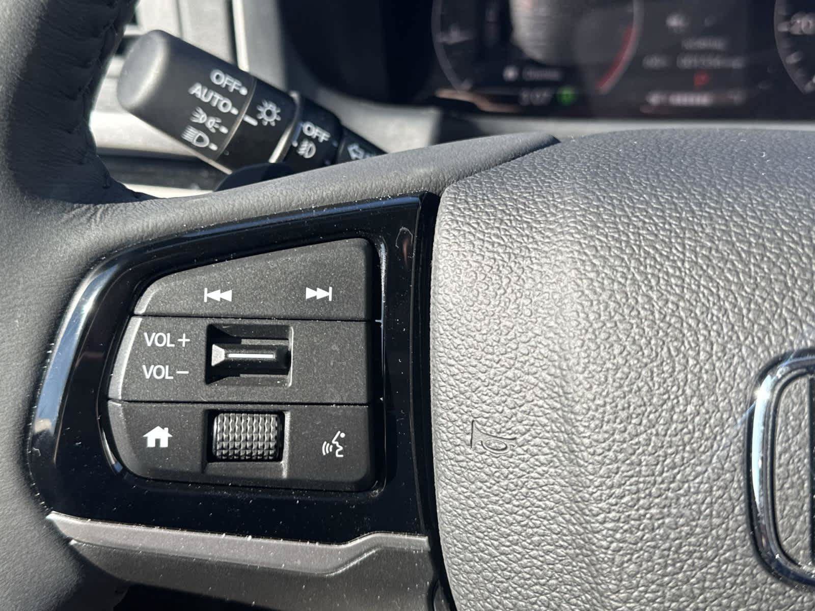 Used 2026 Honda Odyssey Touring image 12