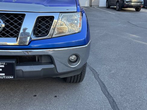 Used 2012 Nissan Frontier SL w/ Moonroof Pkg AWD/4WD image 10