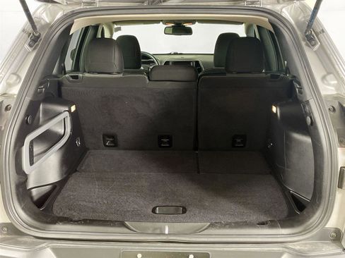 Used 2014 Jeep Cherokee Latitude w/ Cold Weather Group FWD image 23
