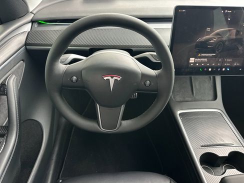 Used 2022 Tesla Model Y Performance image 13