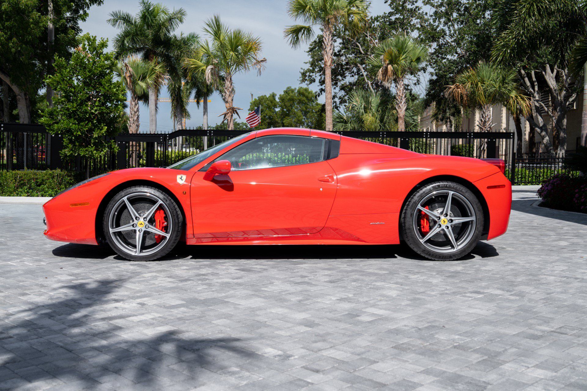 Used 2013 Ferrari 458 Spider RWD image 9