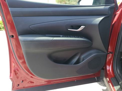 Used 2025 Hyundai Tucson SEL FWD image 11