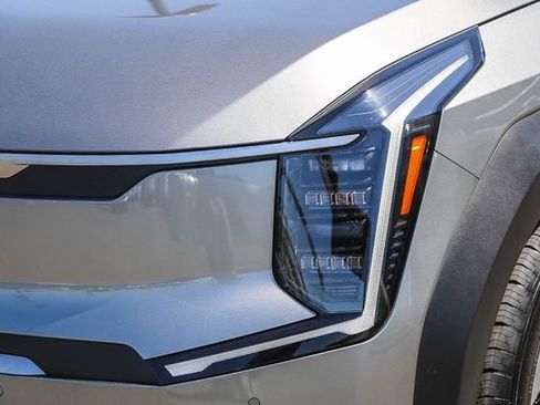 Used 2024 Kia EV9 Light Long Range RWD image 8