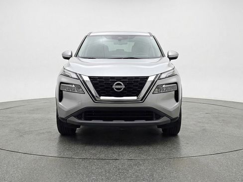 Used 2025 Nissan Rogue SV FWD image 2