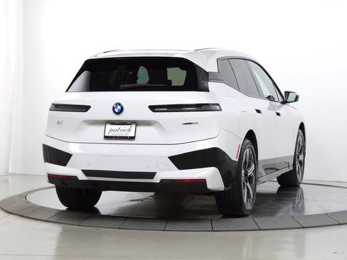 Used 2024 BMW iX xDrive50 w/ Sport Package AWD/4WD image 10