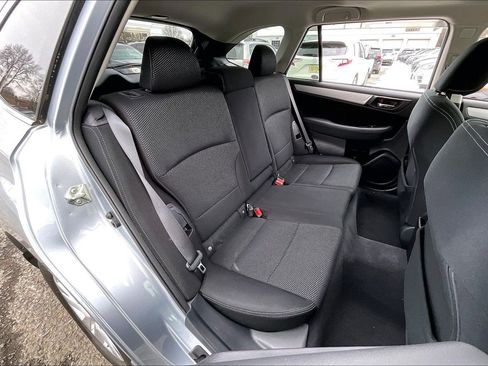 Used 2017 Subaru Outback 2.5i Premium image 18