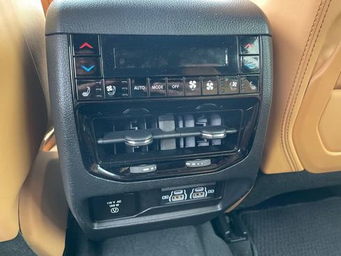 Used 2024 Jeep Grand Cherokee L Summit AWD/4WD image 23