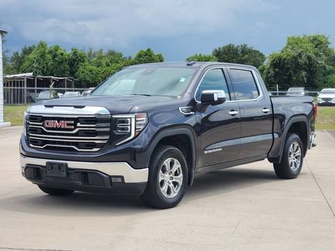 Used 2025 GMC Sierra 1500 SLT RWD image 3