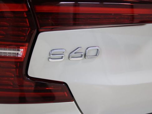 Used 2020 Volvo S60 T6 Momentum AWD/4WD image 11