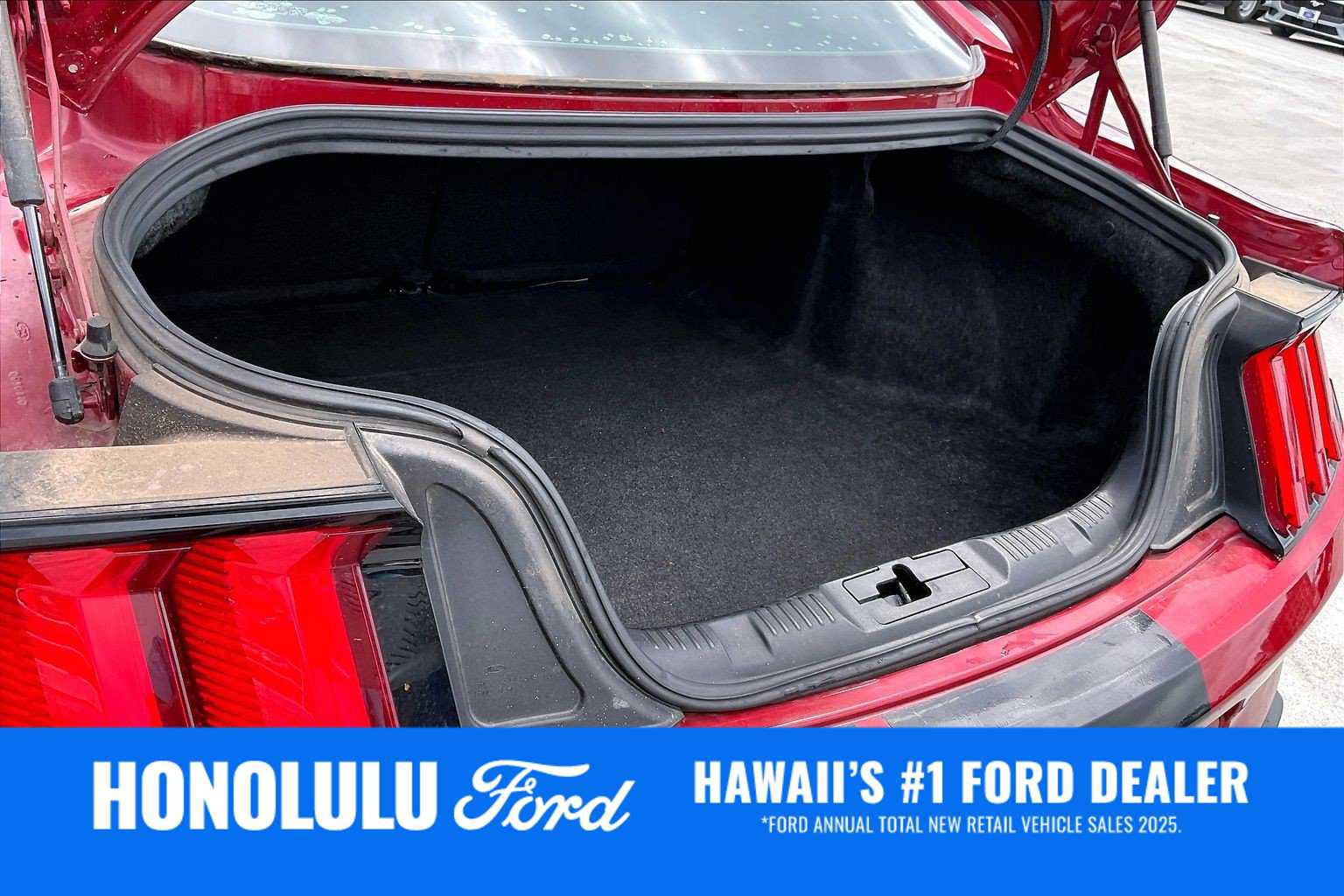 Used 2021 Ford Mustang GT Premium w/ Equipment Group 401A RWD image 17