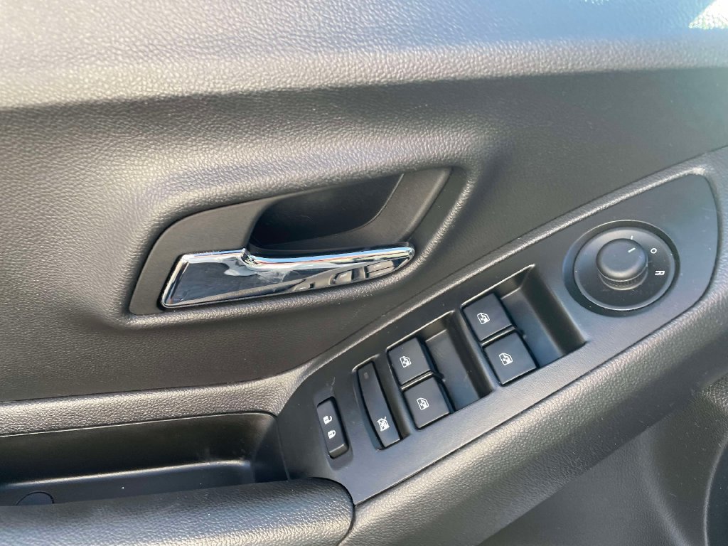 Used 2022 Chevrolet Trax LS w/ Tint and Cruise Package FWD image 19