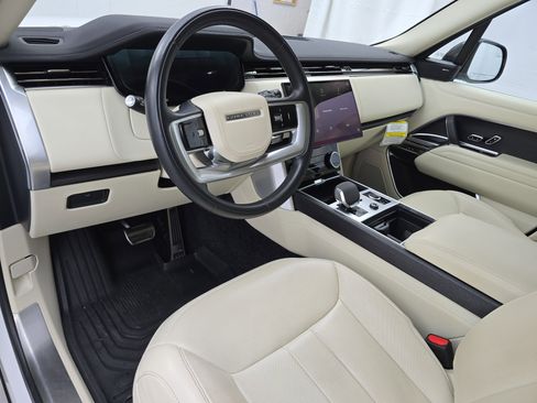 Certified 2023 Land Rover Range Rover SE image 16