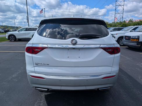 Used 2024 Buick Enclave Essence AWD/4WD image 7