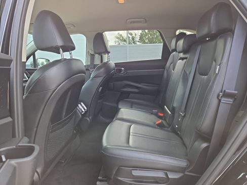 Used 2024 Kia Sorento S AWD/4WD image 13
