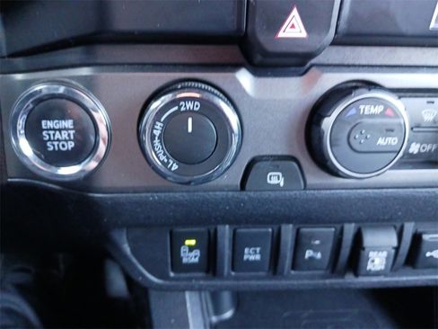 Used 2023 Toyota Tacoma TRD Off-Road image 24