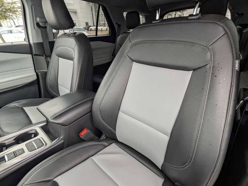 Used 2023 Ford Explorer XLT w/ Equipment Group 202A image 19