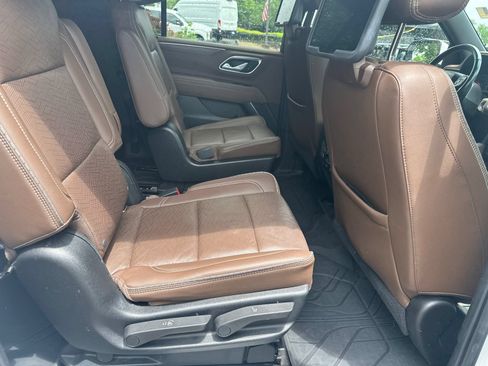 Used 2021 Chevrolet Suburban High Country w/ Premium Package AWD/4WD image 17