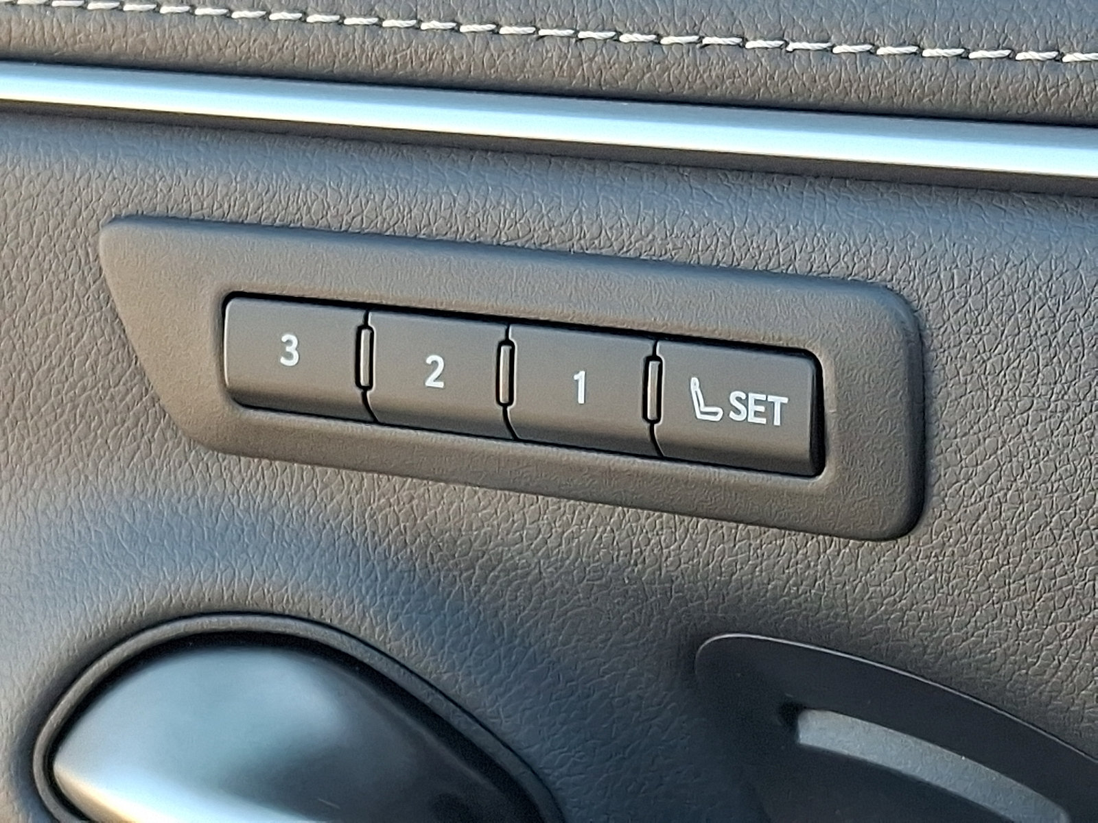 Certified 2023 Lexus ES 350 w/ Premium Package FWD image 25