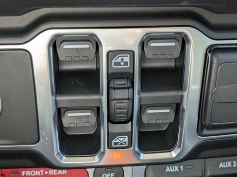 New 2026 Jeep Wrangler Unlimited Rubicon AWD/4WD image 24