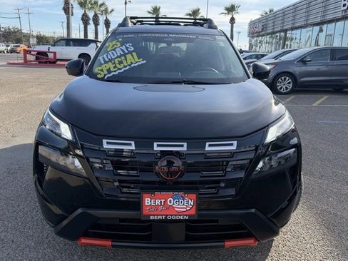 Certified 2025 Nissan Rogue SV image 2