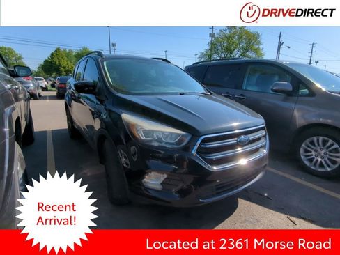 Used 2019 Ford Escape SE FWD image 1