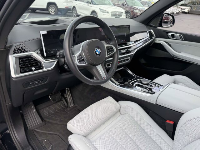 Used 2026 BMW X5 xDrive40i w/ M Sport Package AWD/4WD image 12