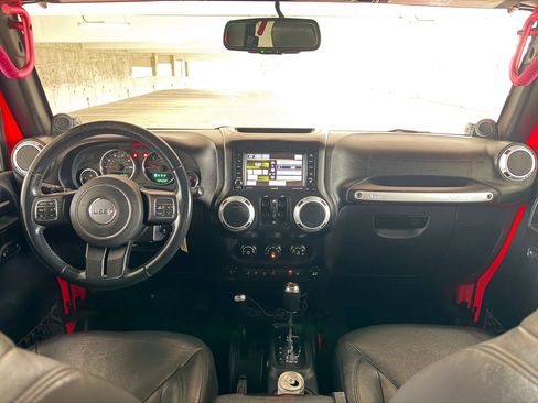 Used 2014 Jeep Wrangler Unlimited Sahara w/ Katzin Premium Leather Group AWD/4WD image 27