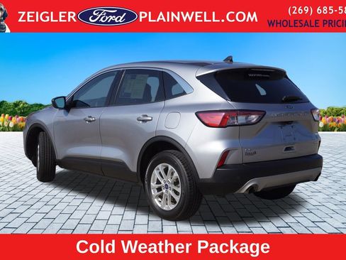 Used 2022 Ford Escape SE w/ Cold Weather Package image 3
