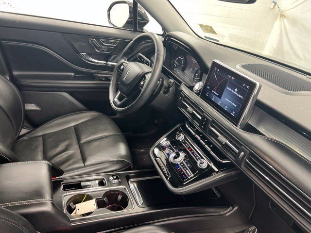 Used 2022 Lincoln Corsair AWD w/ Premium Package image 25
