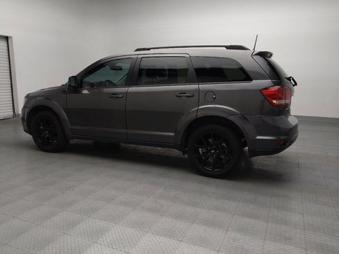 Used 2019 Dodge Journey SE w/ Blacktop Package image 3