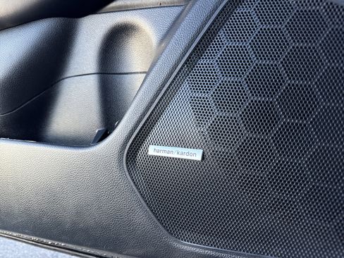 Used 2018 Subaru Outback 3.6R Limited image 17