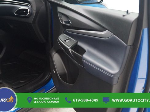Used 2022 Chevrolet Bolt EUV Premier w/ Sun & Sound Package FWD image 16