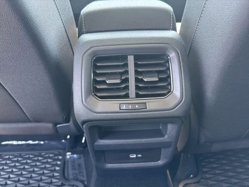 New 2025 Volkswagen Taos SE image 19