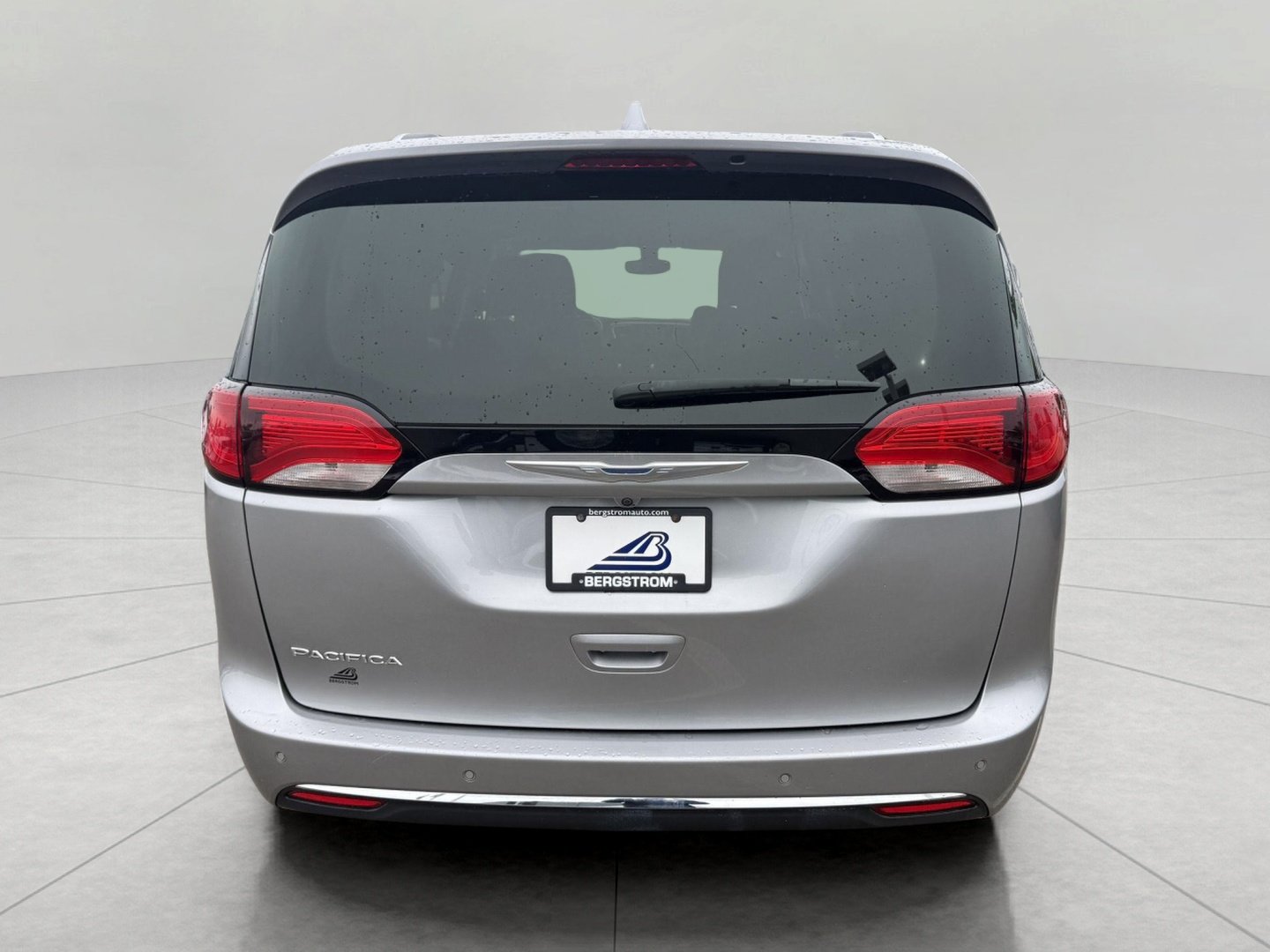Used 2018 Chrysler Pacifica Touring-L Plus FWD image 11
