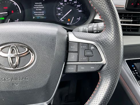 Used 2023 Toyota Sienna XSE image 25