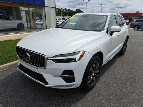 Used 2022 Volvo XC60 B5 Inscription w/ Climate Package image 2