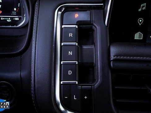Used 2024 Chevrolet Suburban LT RWD image 24