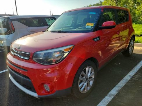 Used 2019 Kia Soul + FWD image 3