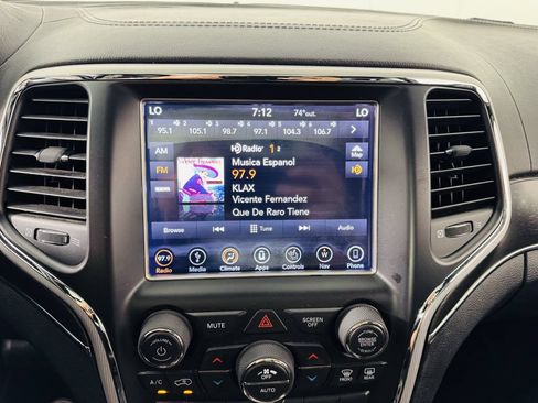 Used 2018 Jeep Grand Cherokee Limited AWD/4WD image 16