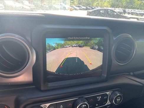 Used 2023 Jeep Wrangler Unlimited w/ Sun & Screen Package AWD/4WD image 19